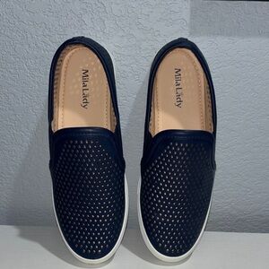 🫶🏼Mila Lady Navy Perforated Slip-Ons size 8.5